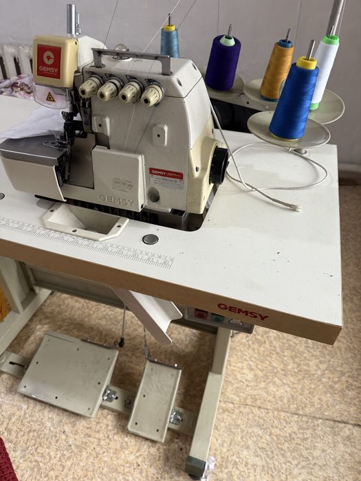 Швейная машина ,оверлог  продам б/у