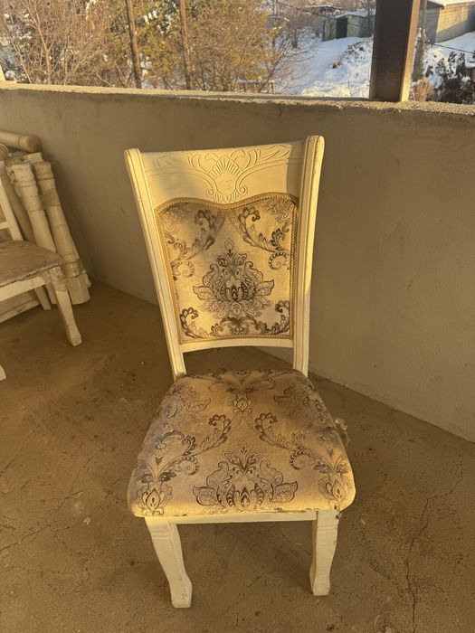 Стулья БУ в отличном состоянии, 12 шт. + круглый стол в комплекте