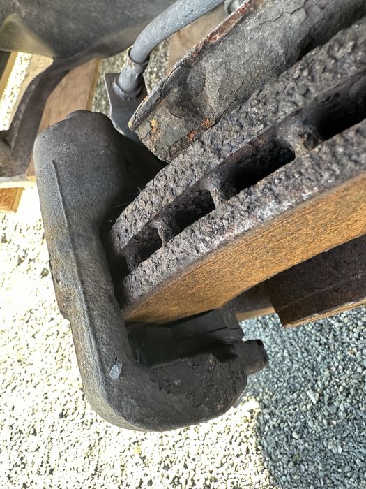 Спирачки от фв Пасат 6 р32 / vw passat 6 R32
