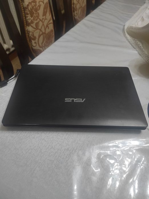 Noutbook Asus sotiladi