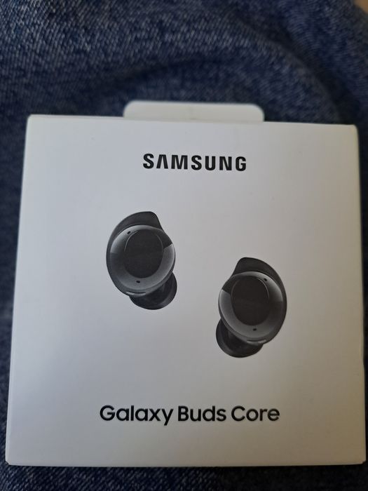 Продам наушники Samsung buds