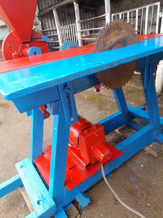 Multifuncțional Abric, moară ,rindeluitor