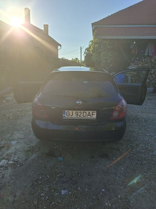 Vând Nissan Almera