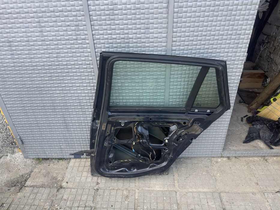 Бмв е91 задна дясна врата