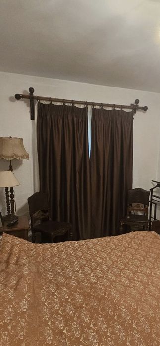 Galerie perdea și draperie din lemn de stejar cu ornamente