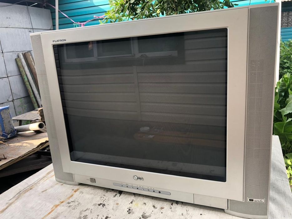 Телевизор LG RT-29FA33RK