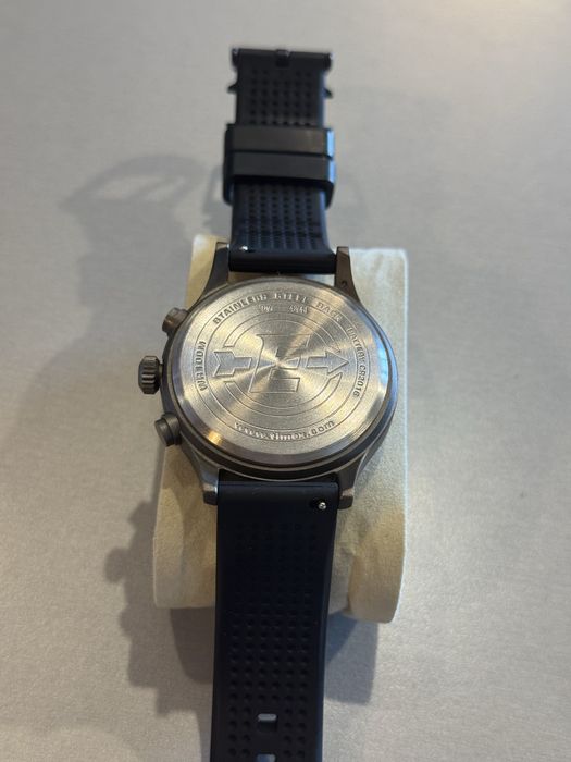 Timex Expedition Capstone Chronograph (black, silicone strap)