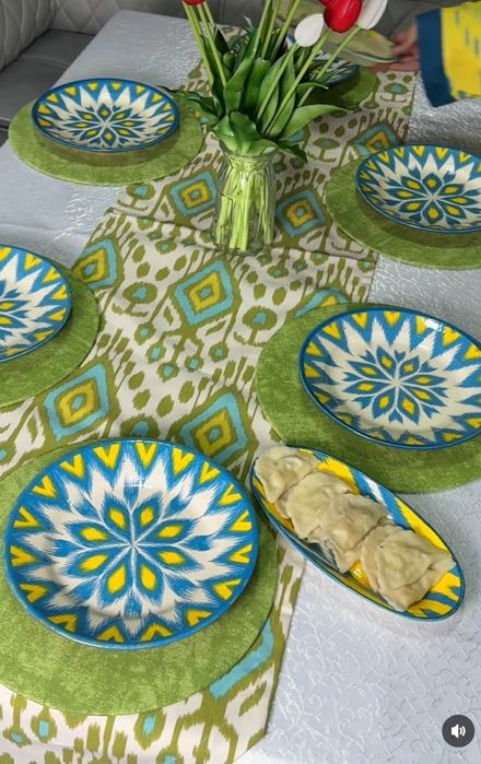 Runnerlar.dasturxon skaterlar.turli xildagi va òlchamdagi yostiqlar