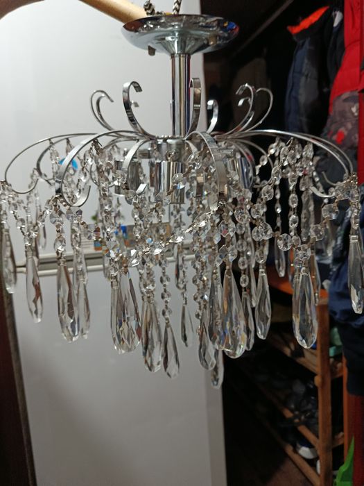 Продам люстру хорошем состоянии.