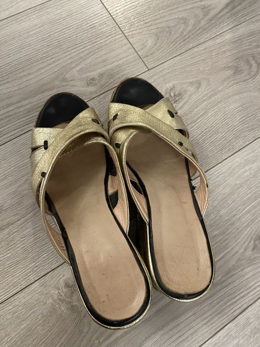 Продам шлепанцы женские платформа