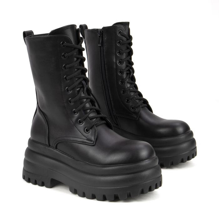 Боти на висока платформа в черно-ПРОМОЦИЯ