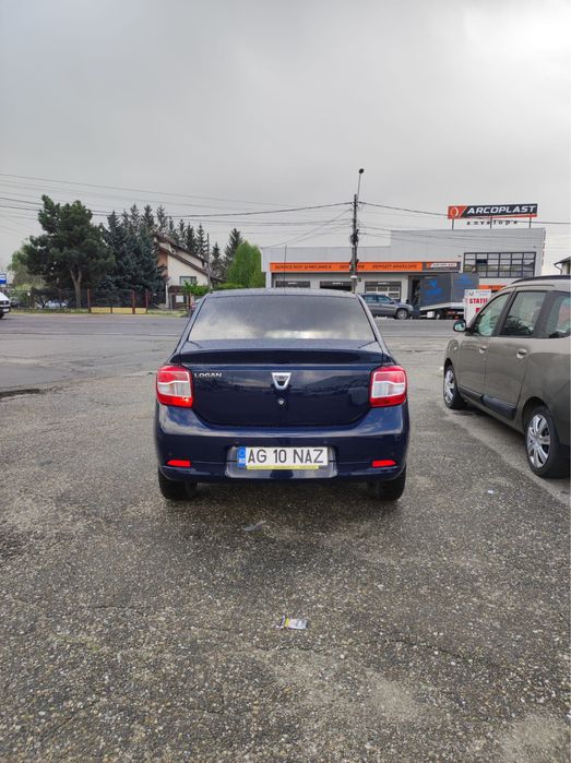 Vând Dacia Logan