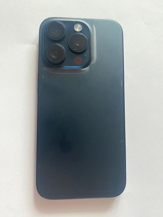 Продам айфон 15 про