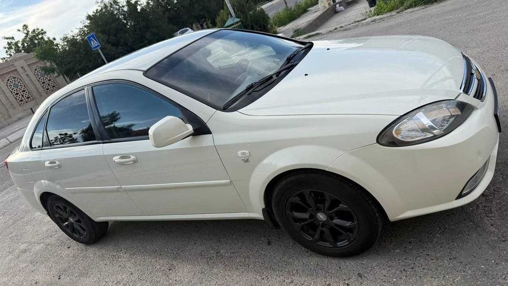 Jentra Lacetti 2014 srochna sotiladi