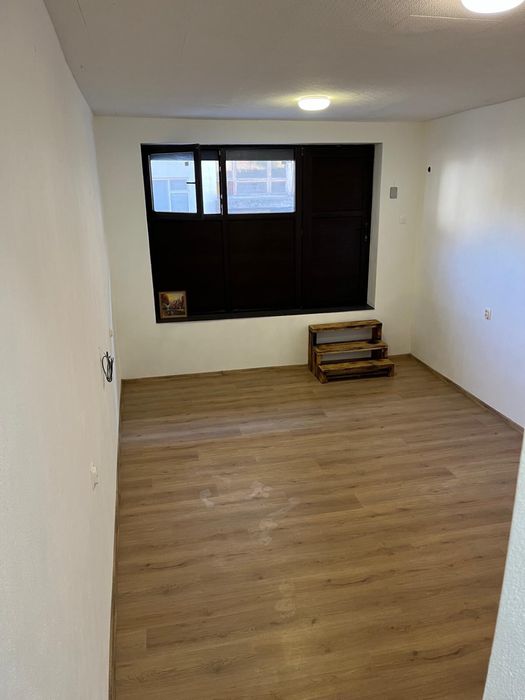 Гараж подходящ за живеене или бизнес