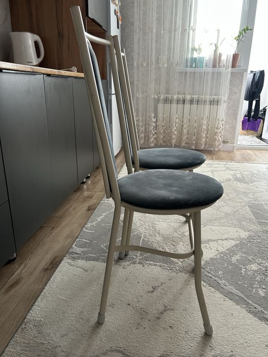 Срочно продам стулья