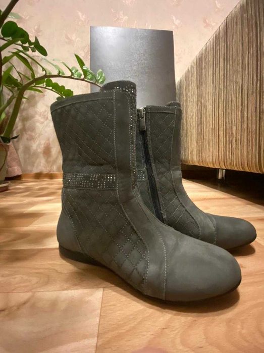 Продам сапожки детские