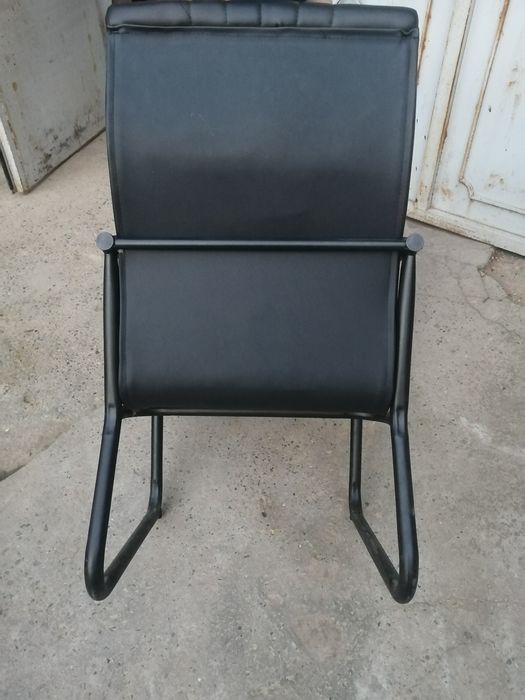 Kreslo ofisniy xolati yahwi