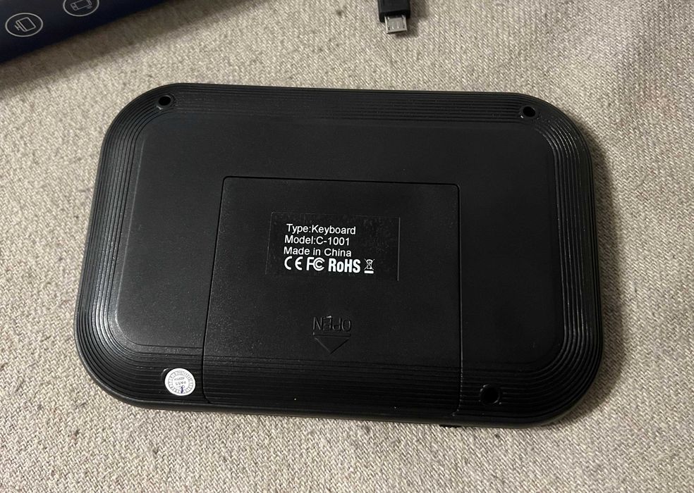 Mini tastatura wireless AOAS C-1001 Bluetooth si USB noua
