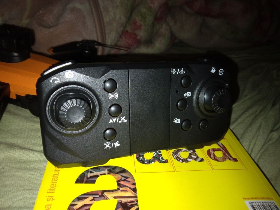 Vând dronă aproape nouă