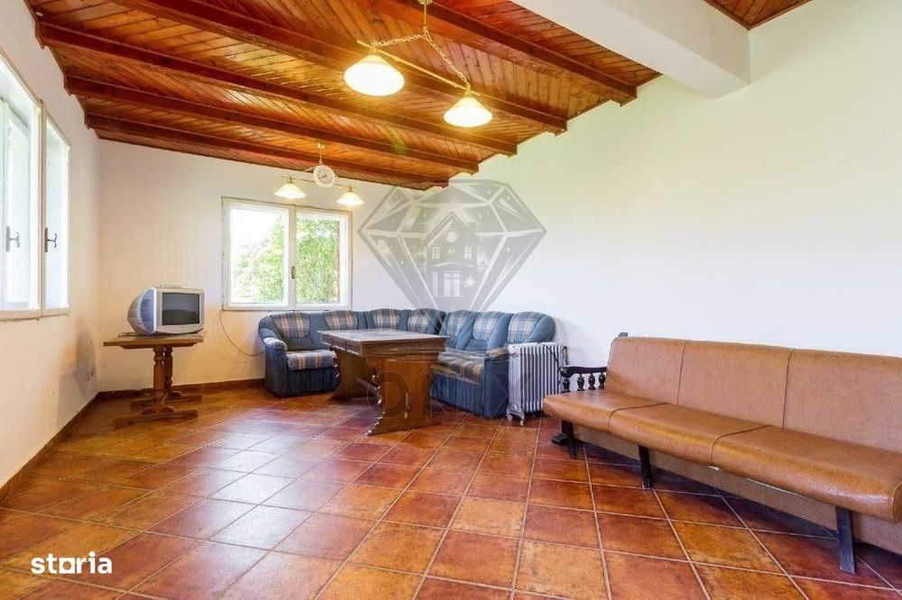 Vila deosebita cu 7 camere si 5 bai, 4290 mp teren, vedere panoramica