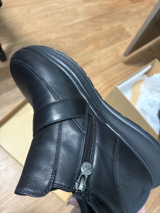 Женские зимние ботинки