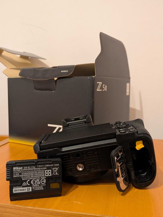 Nikon Z5 mark II, ca nou