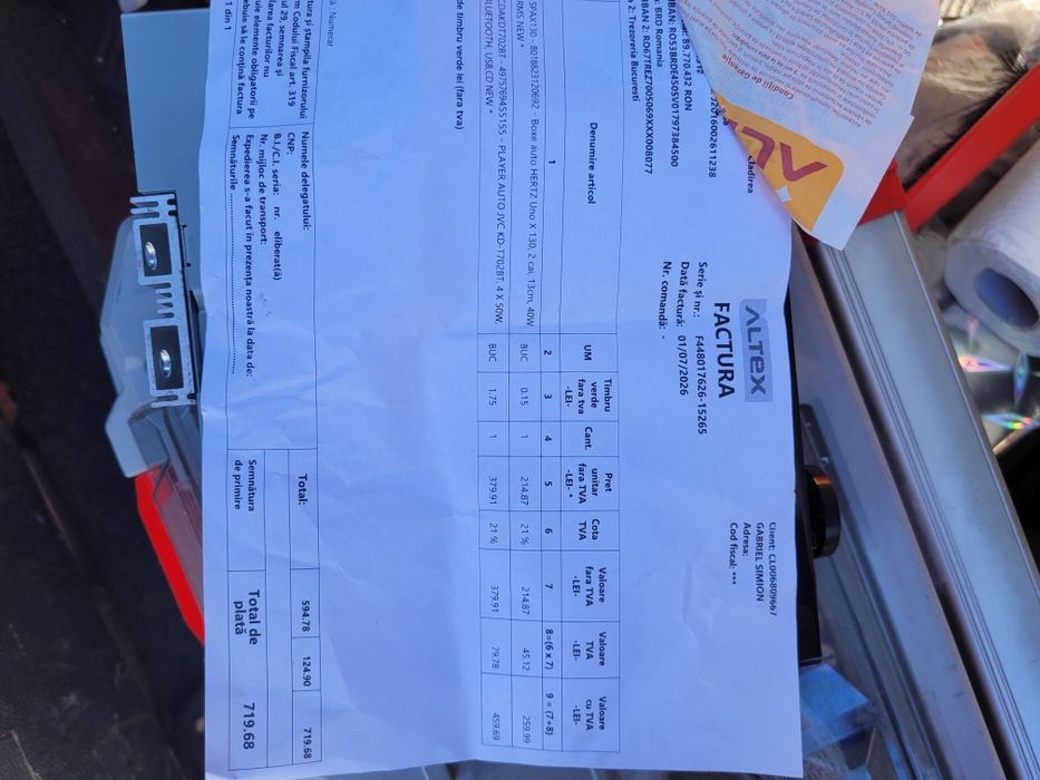 Vând casetofon auto JVC