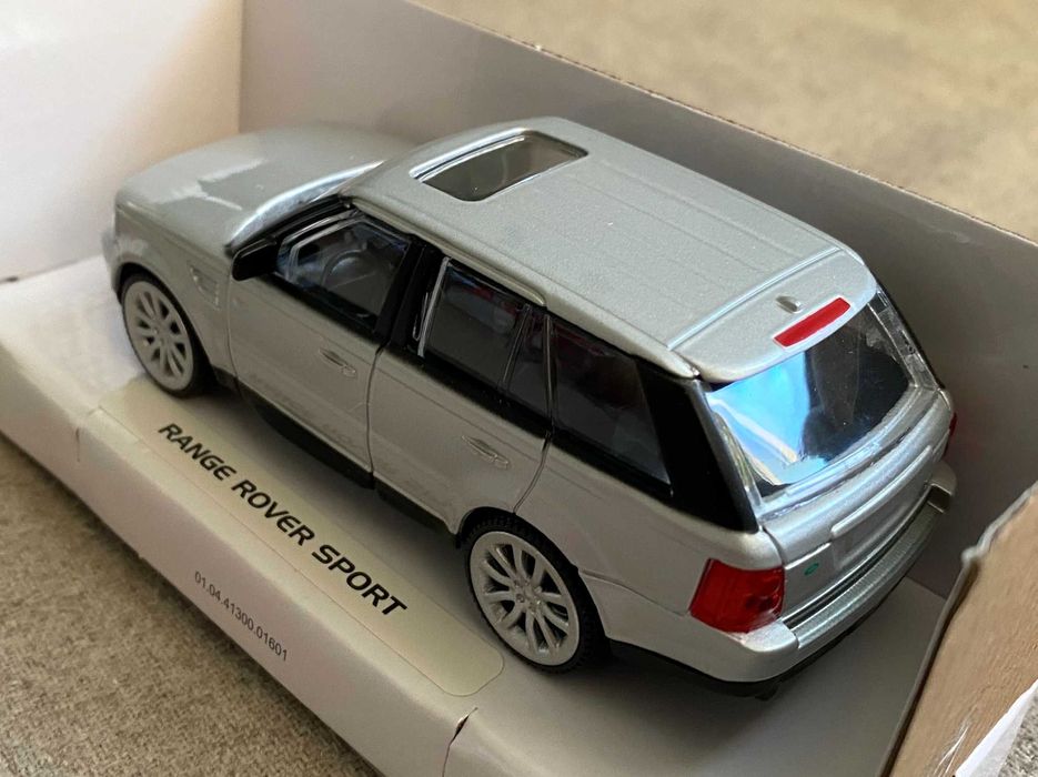 Macheta masinuta Land Rover Range Sport scara 1 43 - metal - noua