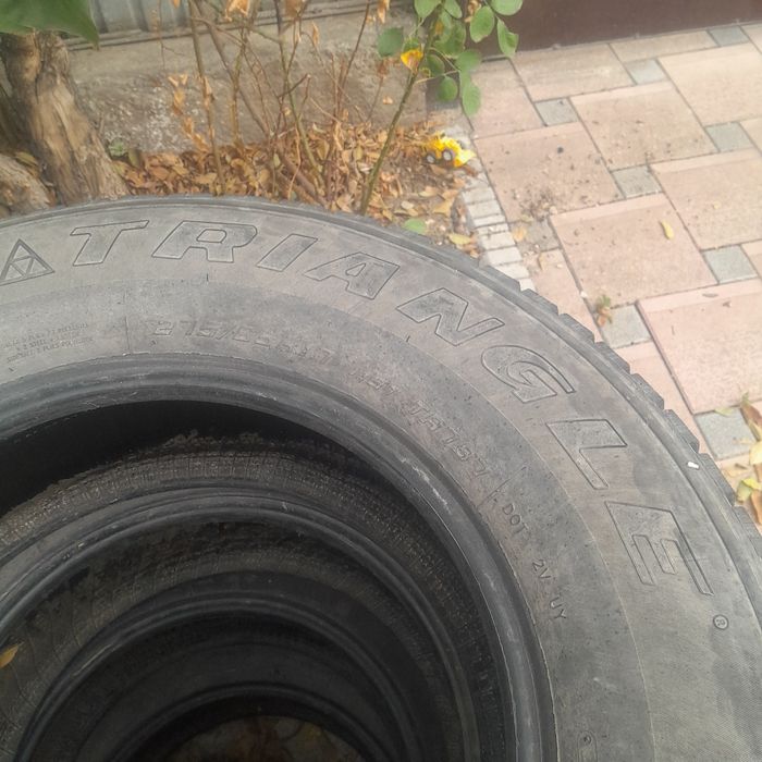 Продам зимние резины на джип