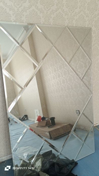 Зеркало на вход красивое