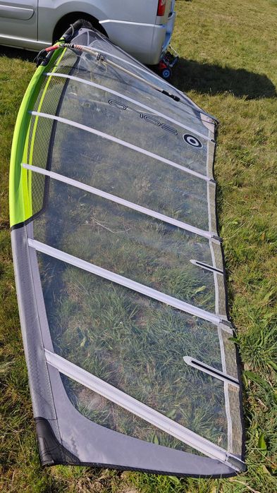 Placă Windsurf F2 Vegas 136L + Fină – 520 € și placă începători +vela