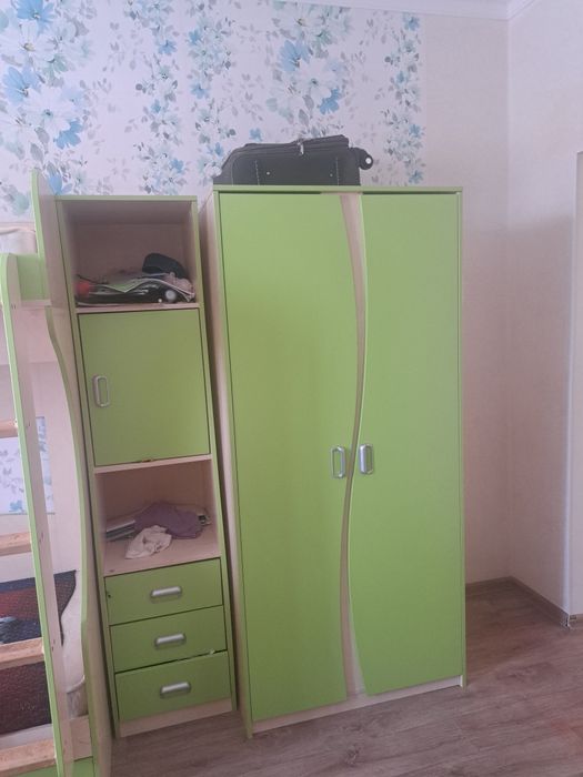 Мебель детская кровать и шкаф