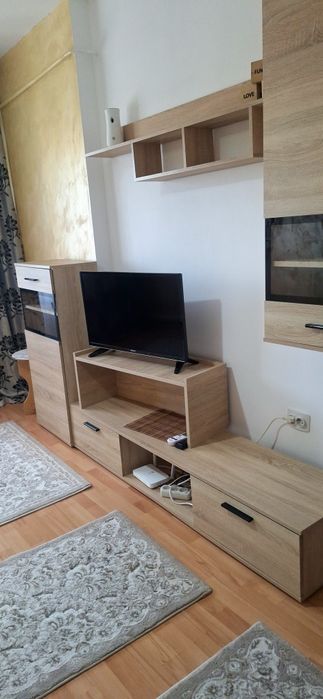 Închiriez garsoniera