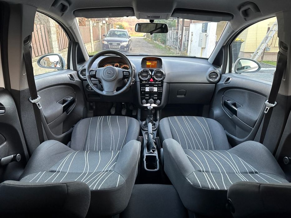 Opel Corsa D 2011