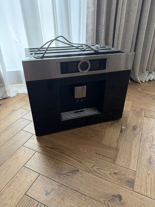 Продам встраиваемую кофемашину