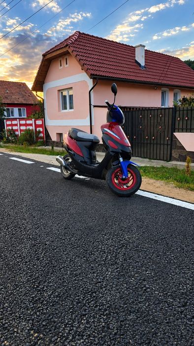 Vând scuter 50 cc