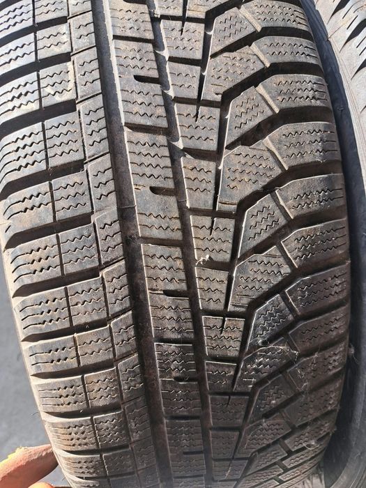 2 anvelope iarnă 225 60 r18 Hankook