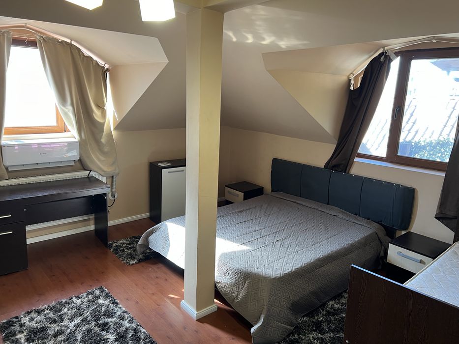 Inchiriez apartament 3 camere in vila