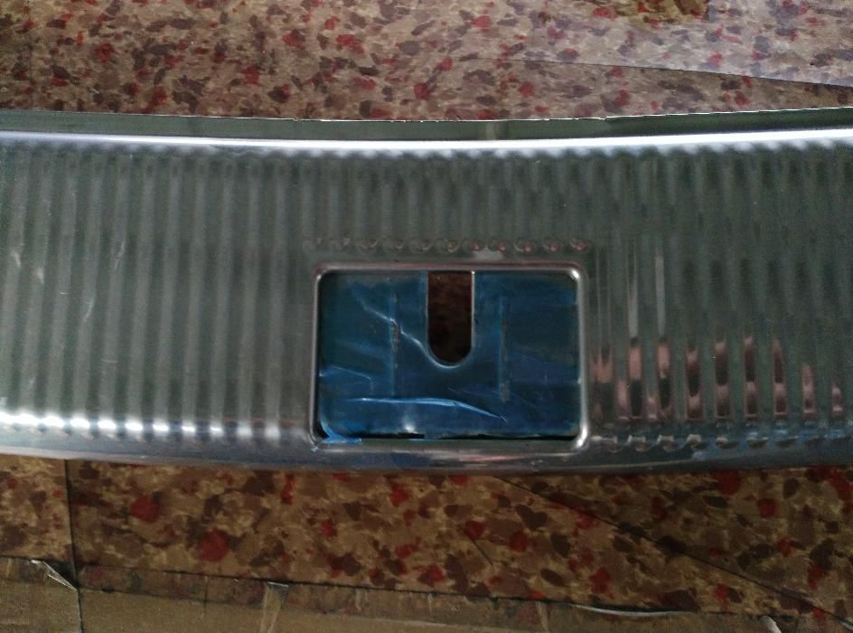 Хромирана Лайсна Багажник VW Touareg НОВА