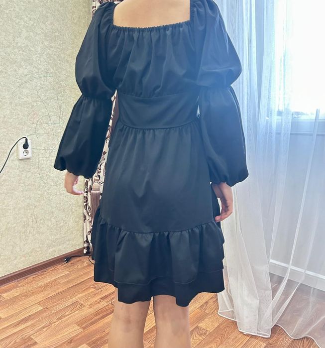 Чёрное платье короткое