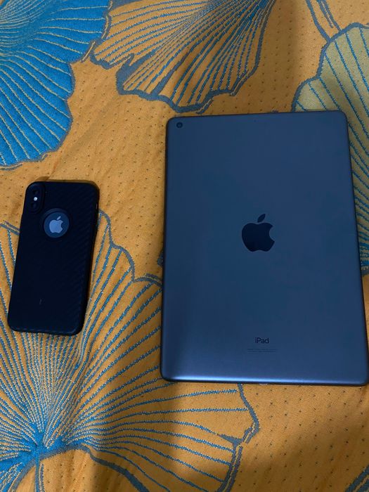 Ipad 9th generation Wi-Fi+ iPhone X