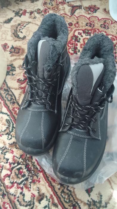 Ботинки рабочие.