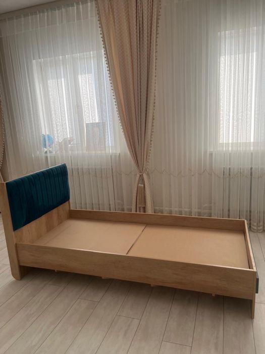 Мебель диван сатылпды