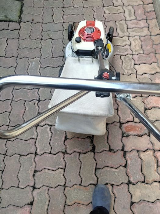 Honda, tuns iarba, originală