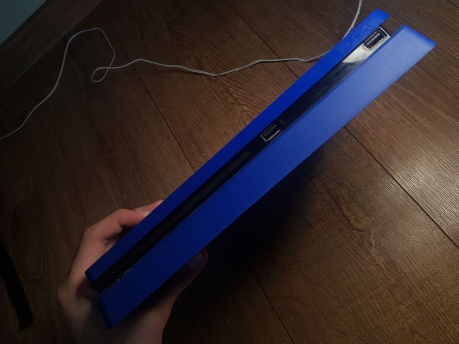 Play Station 4 slim limited edition 500GB