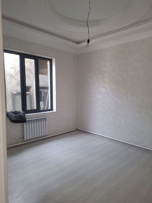 Uy sotiladi 1,5sotix 4xona