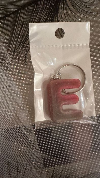Букви от епоксидна смола
