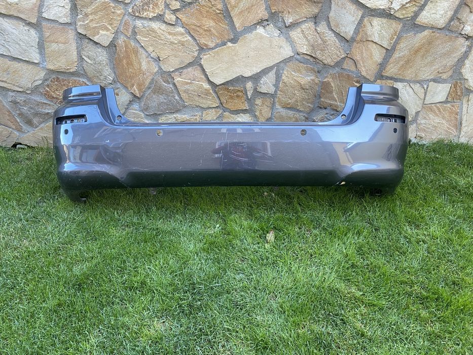 Броня задна за тойота корола версо от 2004г