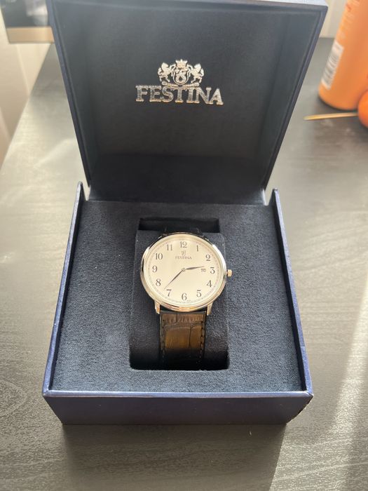 Ceas festina original foarte putin purtat